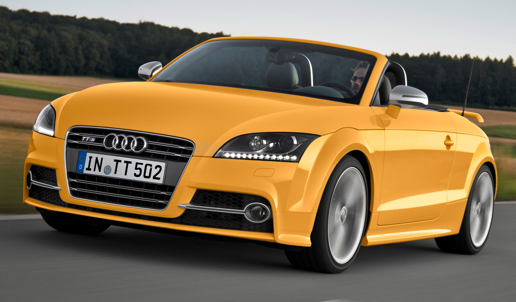 Автомобиль марки Audi модели TT 2014 года