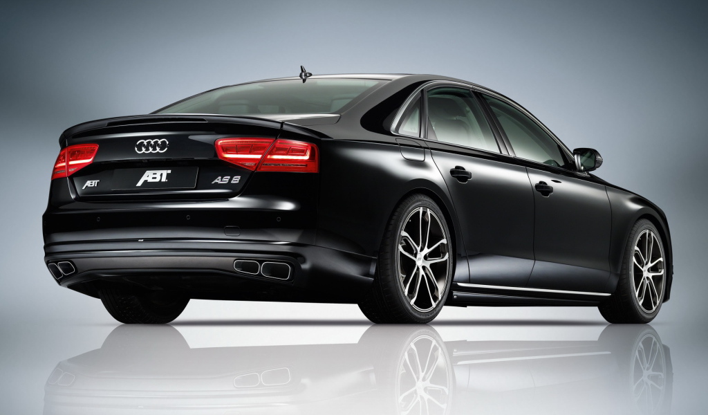 Автомобиль марки Audi модели a8