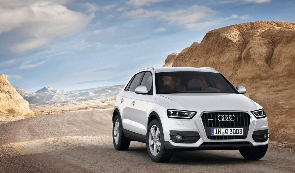 Горный пейзаж с Audi Q3