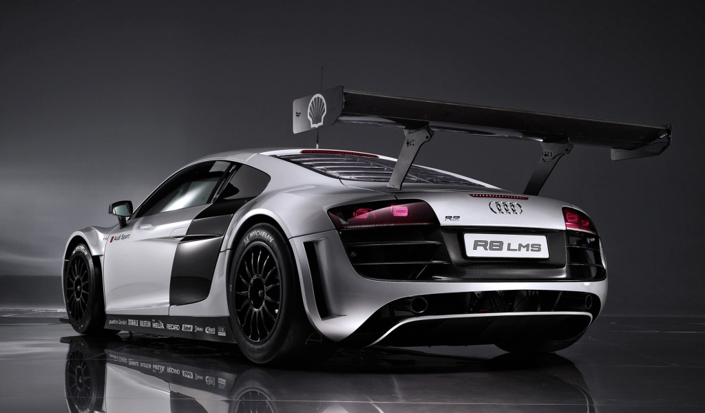 Тест драйв автомобиля audi r8