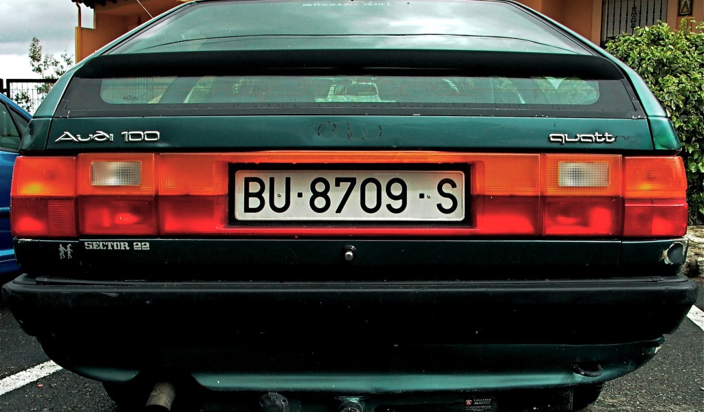 Дизайн автомобиля Audi 100