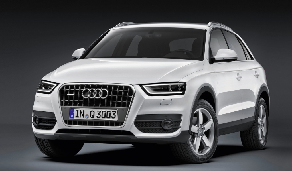 Белый Audi Q3