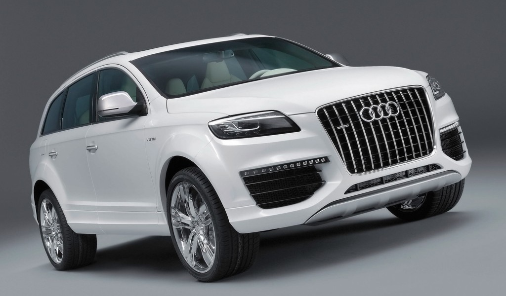 Белый Audi Q7