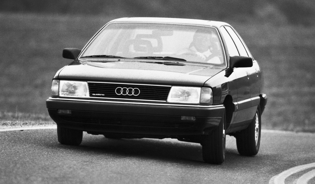 Новая машина Audi 100