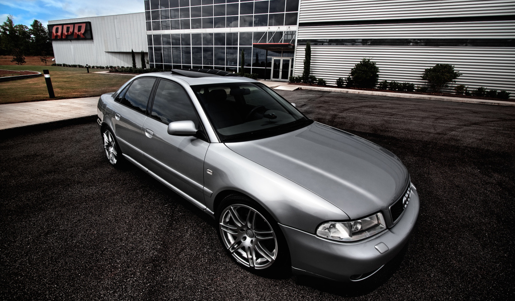 Новая машина Audi b5