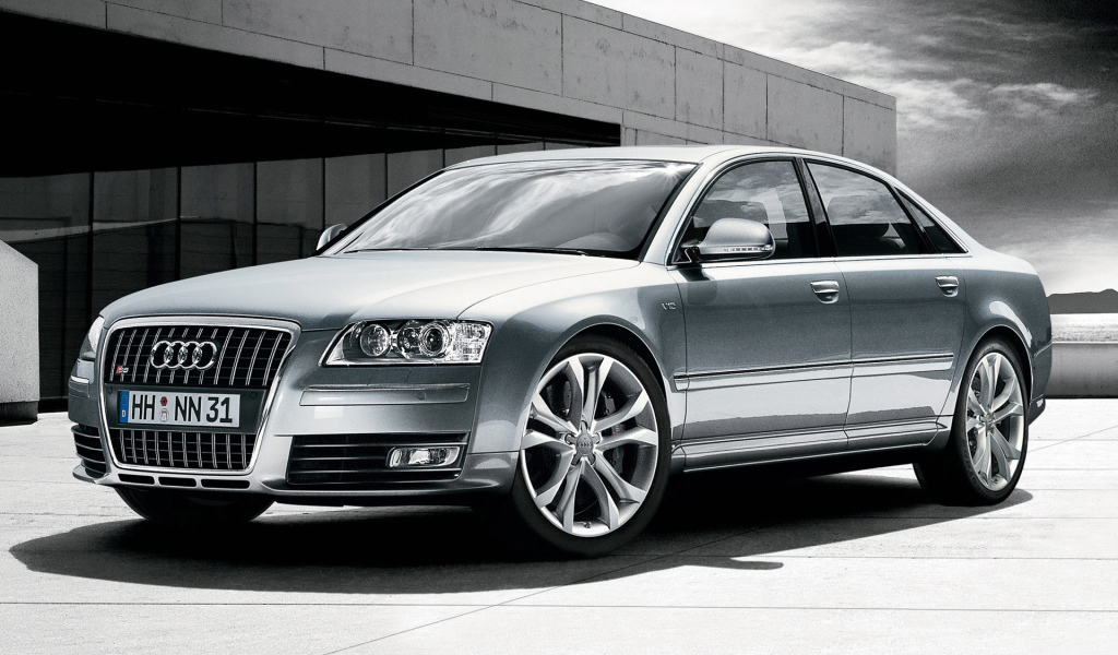 Новая машина Audi s8