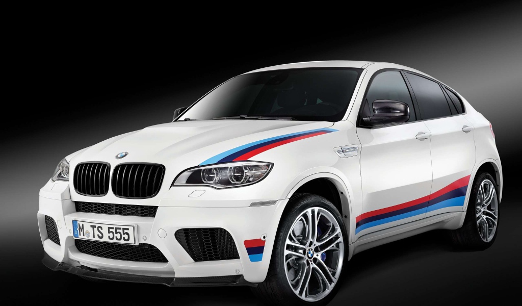 Новая машина BMW X6 2014 года года
