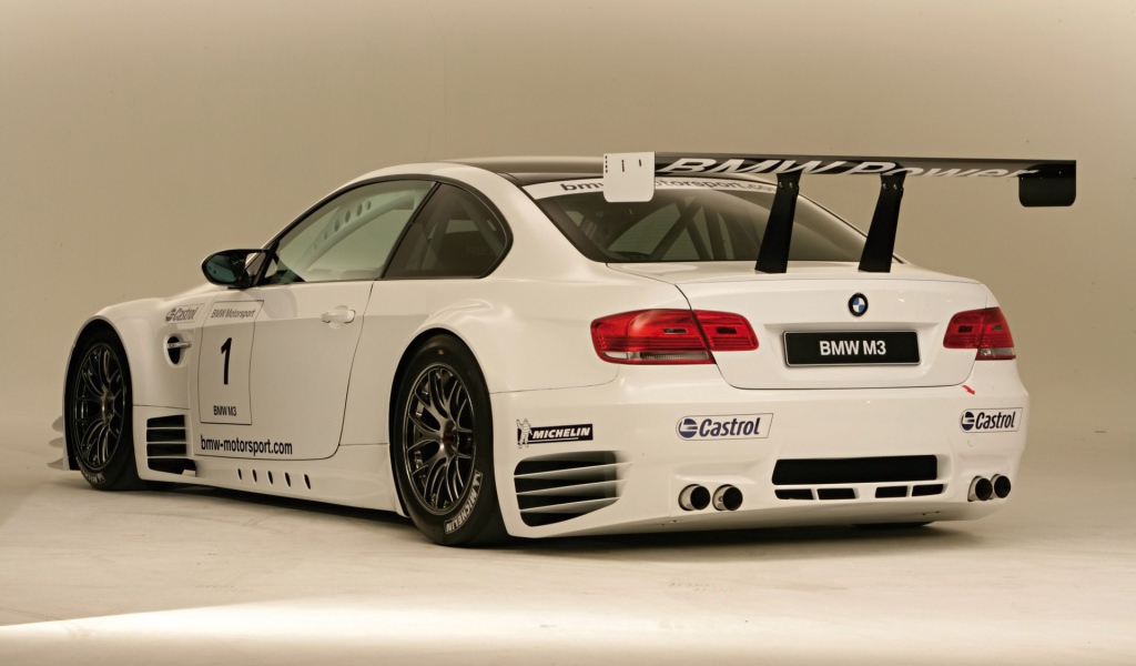 BMW M3 белый автомобиль