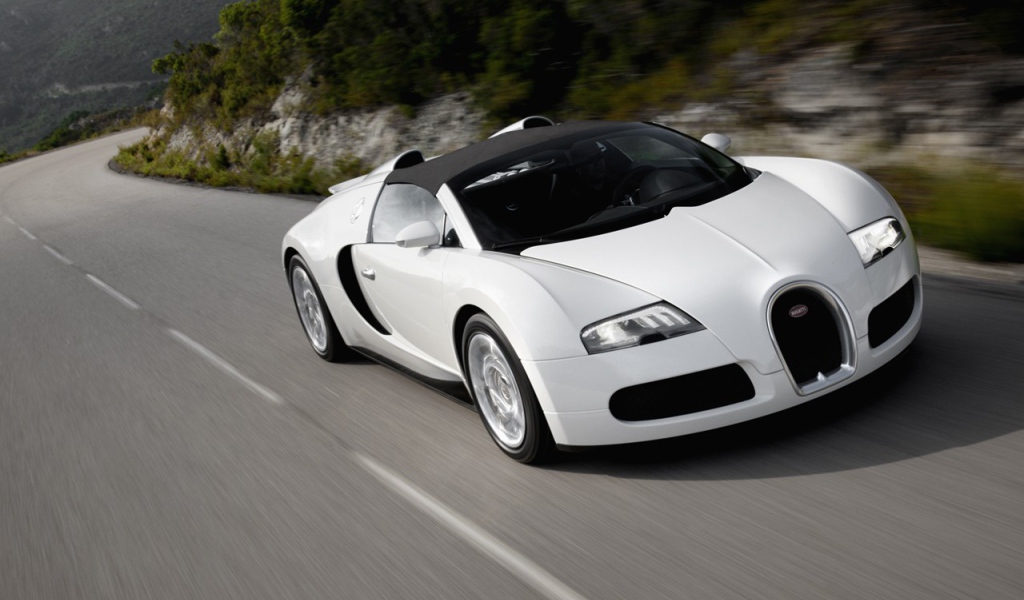 Bugatti Veyron supersport 16.4 на горной дороге