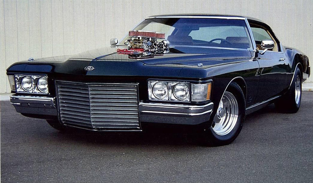 Черный buick riviera 1971