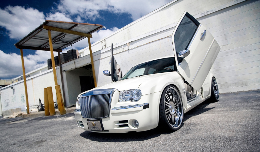 Дикий Сhrysler 300c