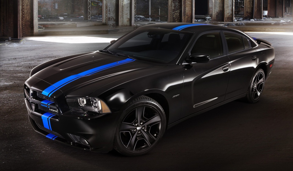 Черный Dodge charger