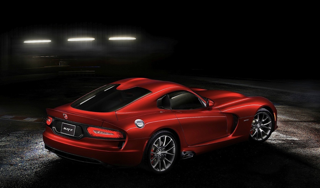 Автомобиль Додж красный