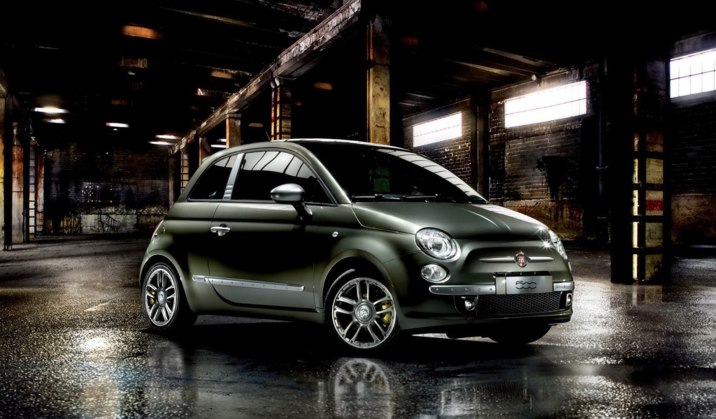 Красивый автомобиль Fiat 500