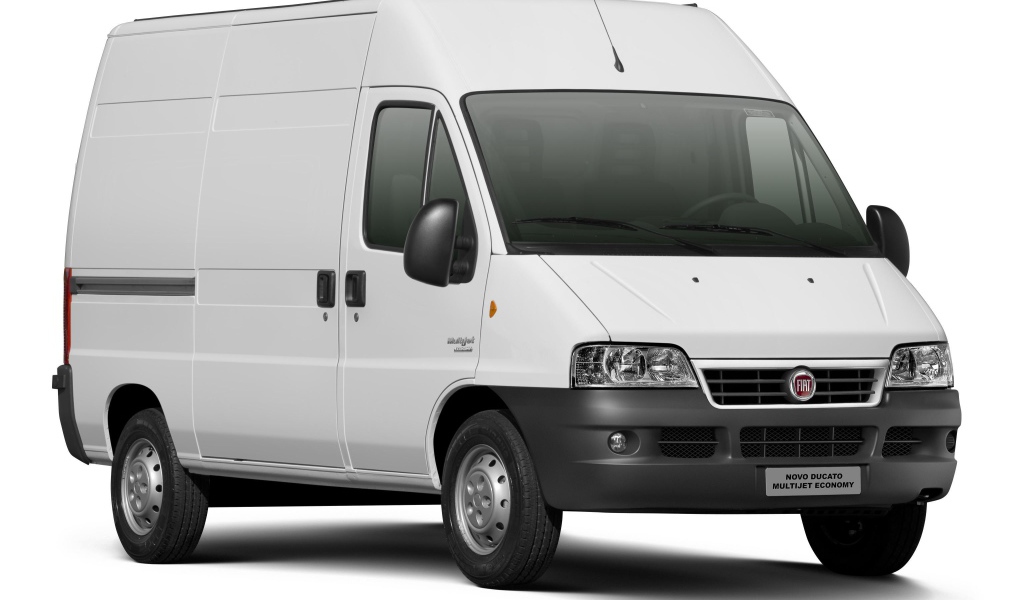 Красивый автомобиль Fiat Ducato