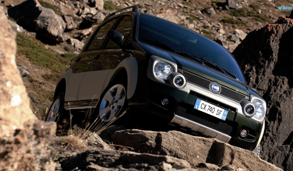 Красивый автомобиль Fiat Panda