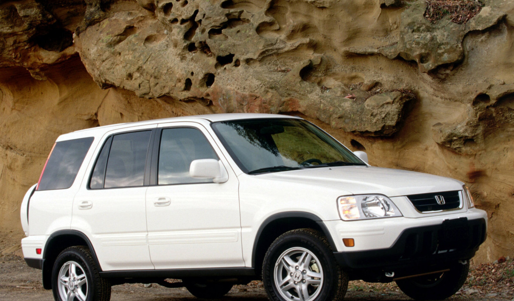 Красивый автомобиль Honda CR V в Москве