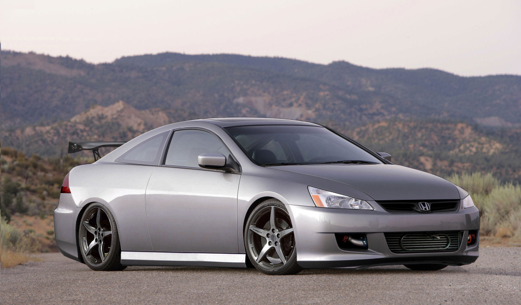 Красивый автомобиль Honda Prelude club