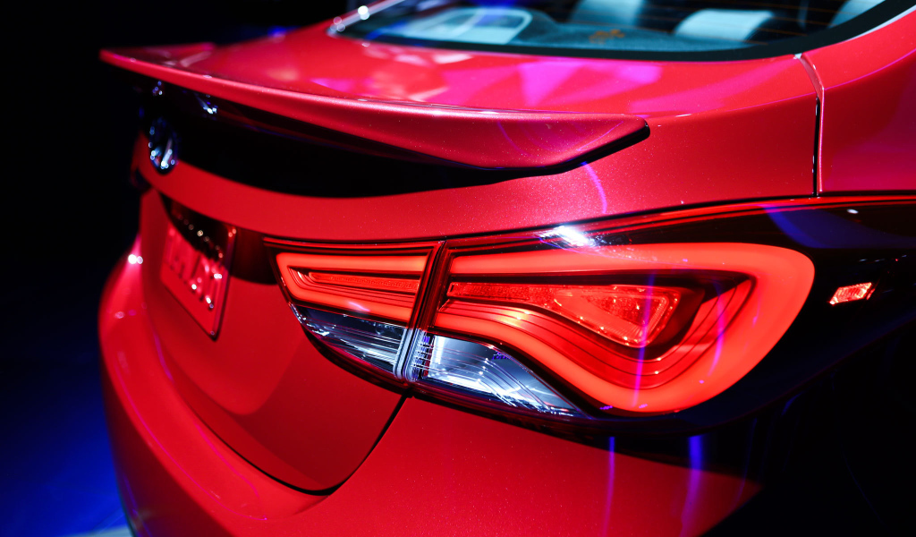 Красивый автомобиль Hyundai Elantra 2014 в Москве