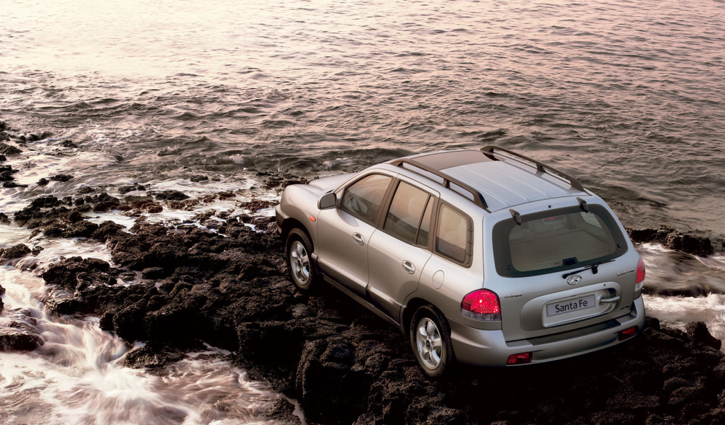Надежный автомобиль Hyundai Santa fe