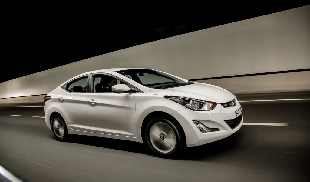 Тест драйв автомобиля Hyundai Elantra 2014