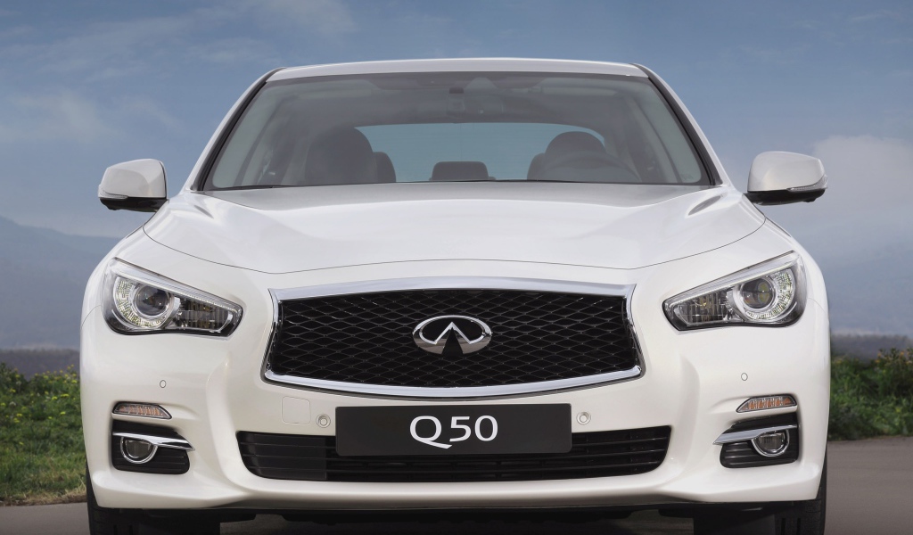 Test drive the car Infiniti Q50 2014 