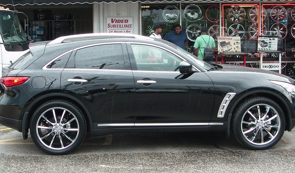Infiniti FX35 в городе