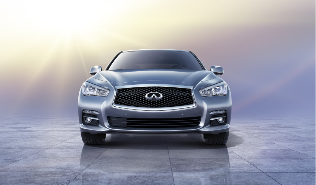 Надежная машина Infiniti Q50 2014 года