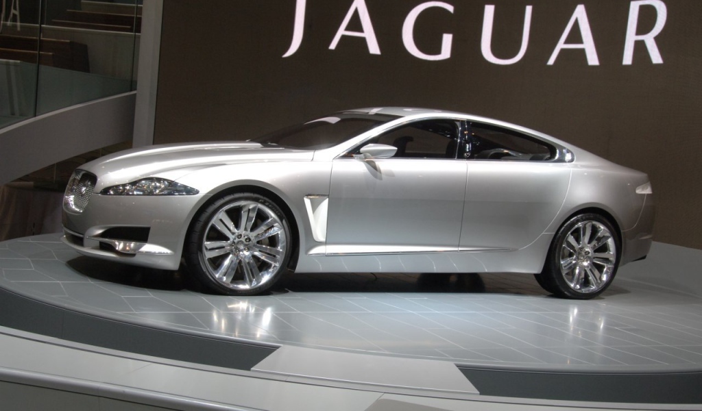 Премьера Jaguar XF