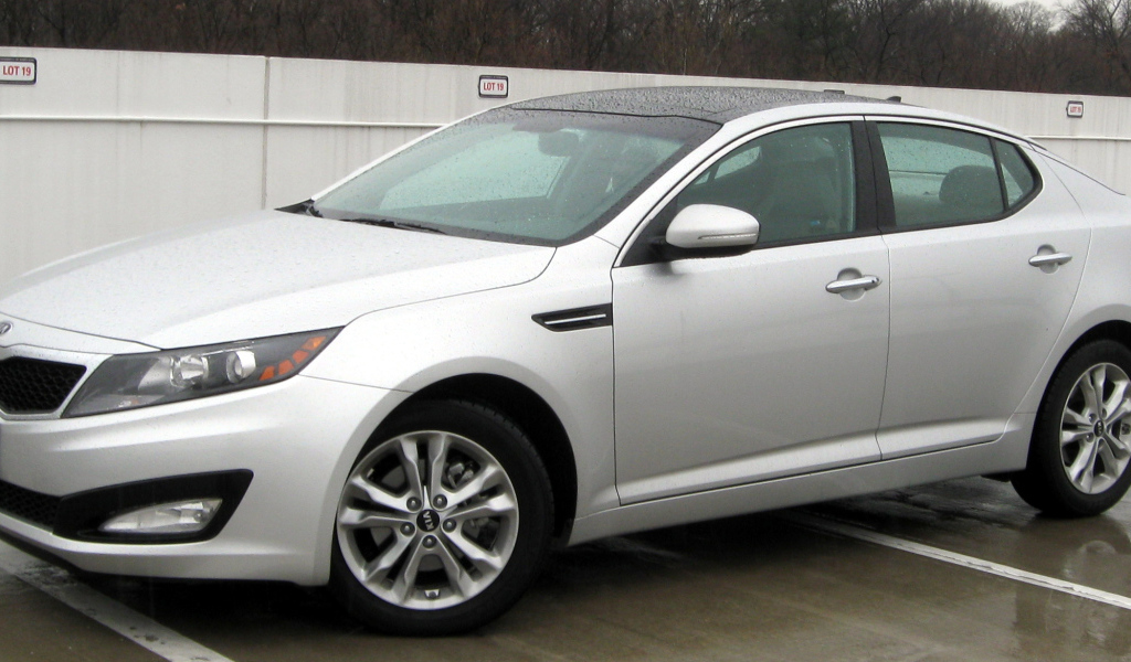 Новый автомобиль Kia Cadenza 2014 года