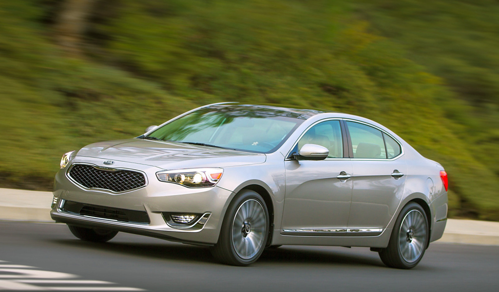 Новая машина Kia Cadenza 2014 года
