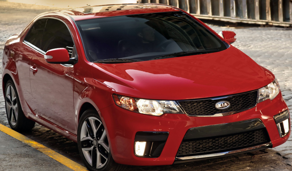 Тест драйв автомобиля Kia Cerato