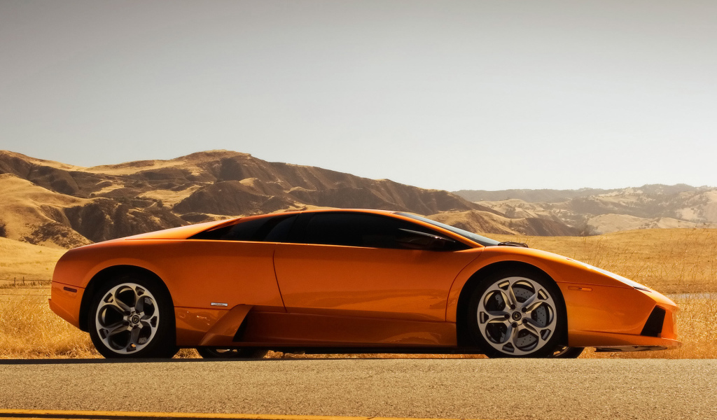 Красивый автомобиль Lamborghini Murcielago в Москве