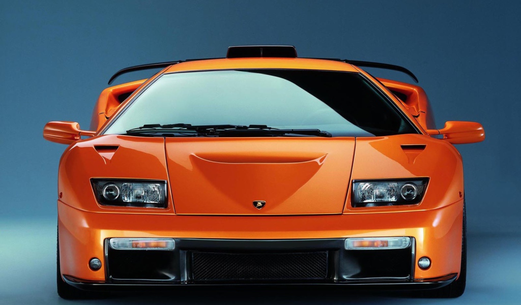 Автомобиль марки Lamborghini модели Diablo