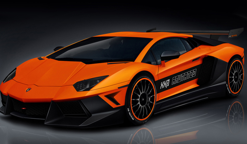 Новая машина Lamborghini Aventador