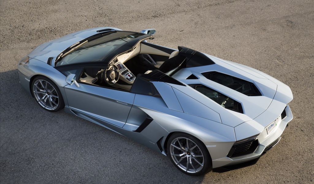 Надежная машина Lamborghini Avendator 2014