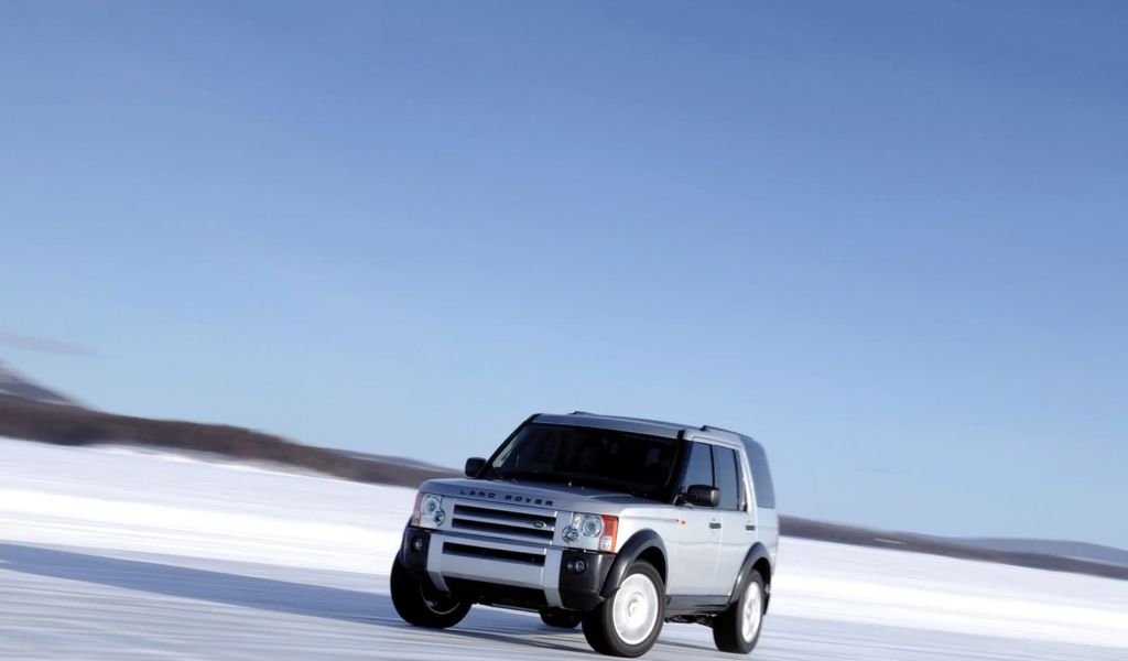  Красивый автомобиль Land Rover Discovery 3