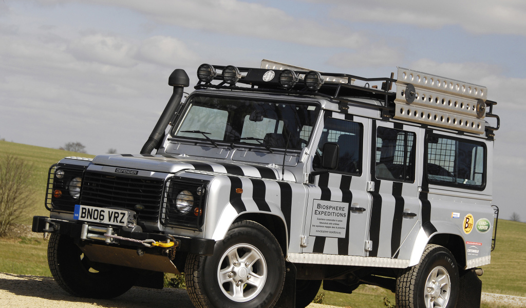 Новая машина Land Rover Defender