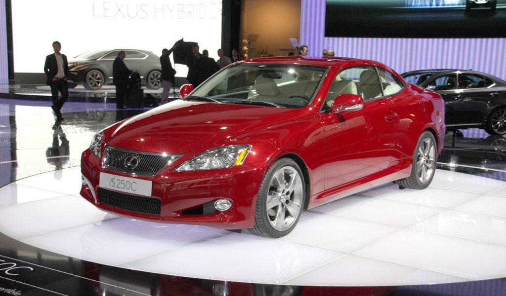 Премьера Lexus IS 250