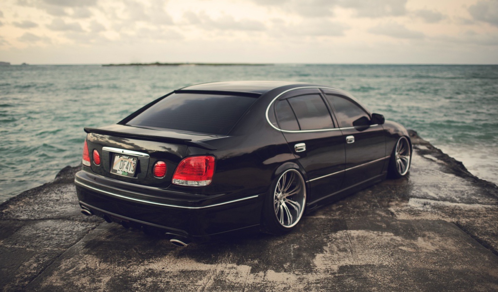 Лексус у моря