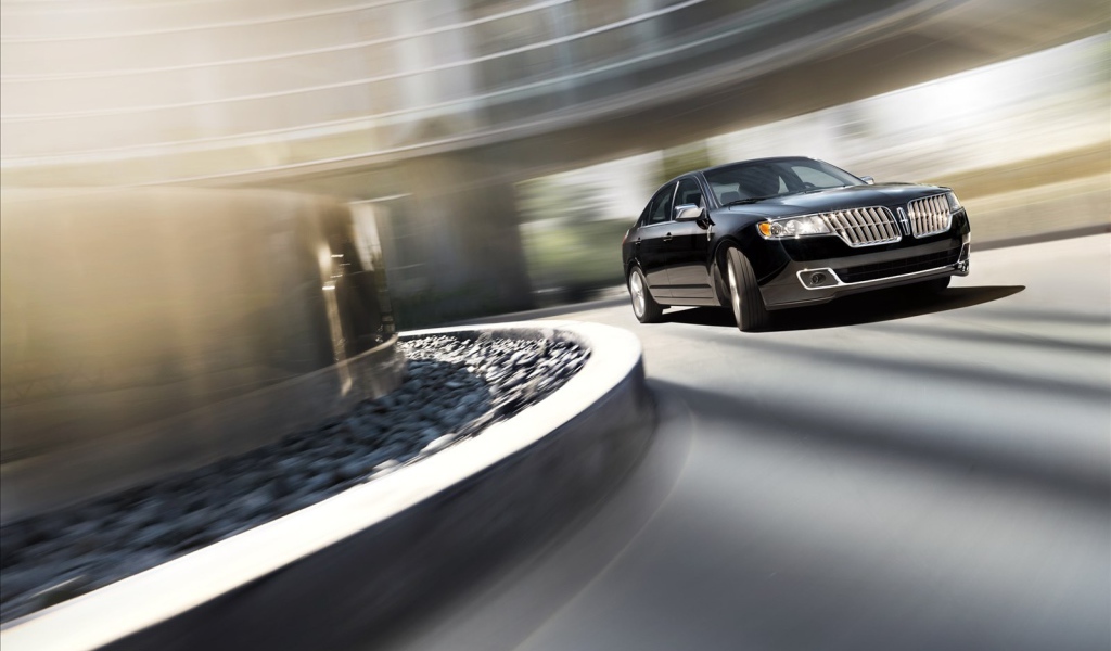 Автомобиль марки Lincoln модели MKZ