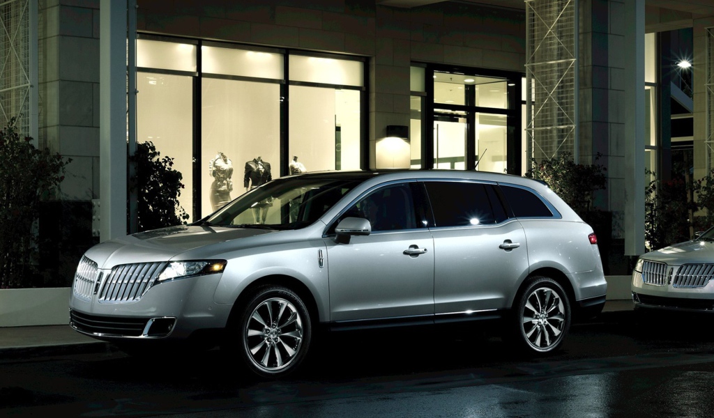 Надежная машина Lincoln Town Car