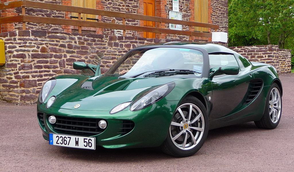 Зеленый Lotus Elise