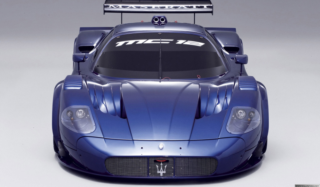 Автомобиль марки Maserati модели MC12