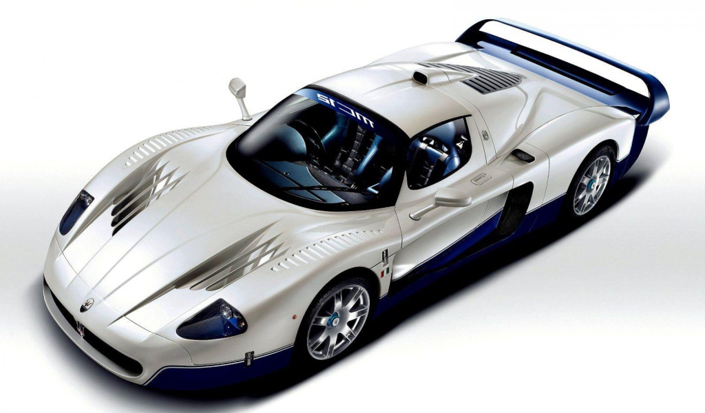 Дизайн автомобиля Maserati MC12