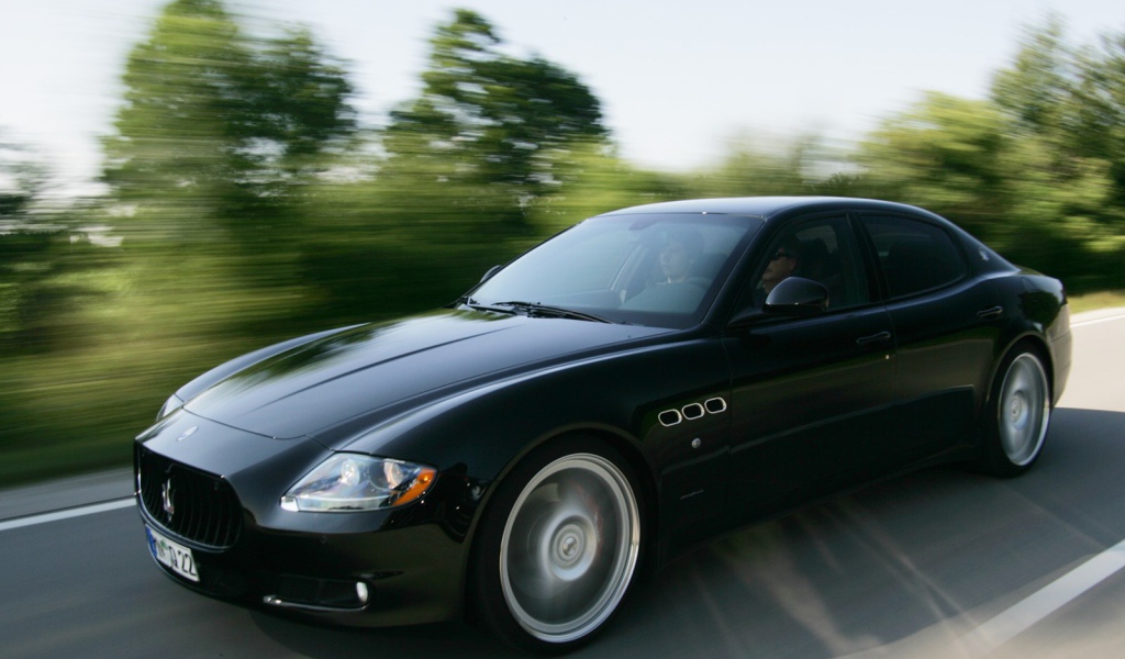 Надежная машина Maserati Quattroporte