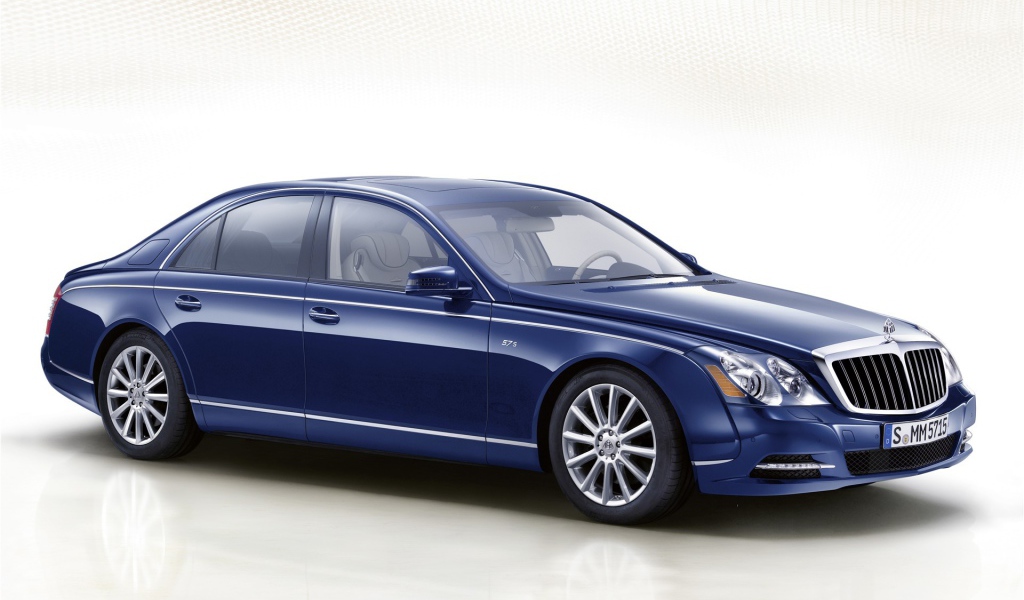 Красивый автомобиль Maybach  62s