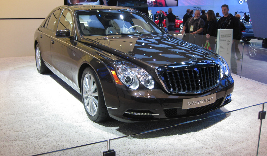 Автомобиль марки Maybach модели 2014