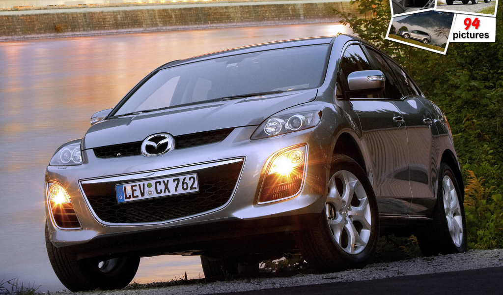 Красивый автомобиль Mazda CX 7