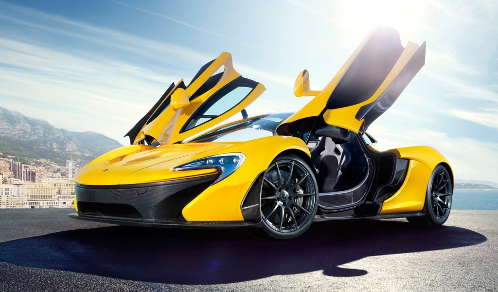 Желтый McLaren P1